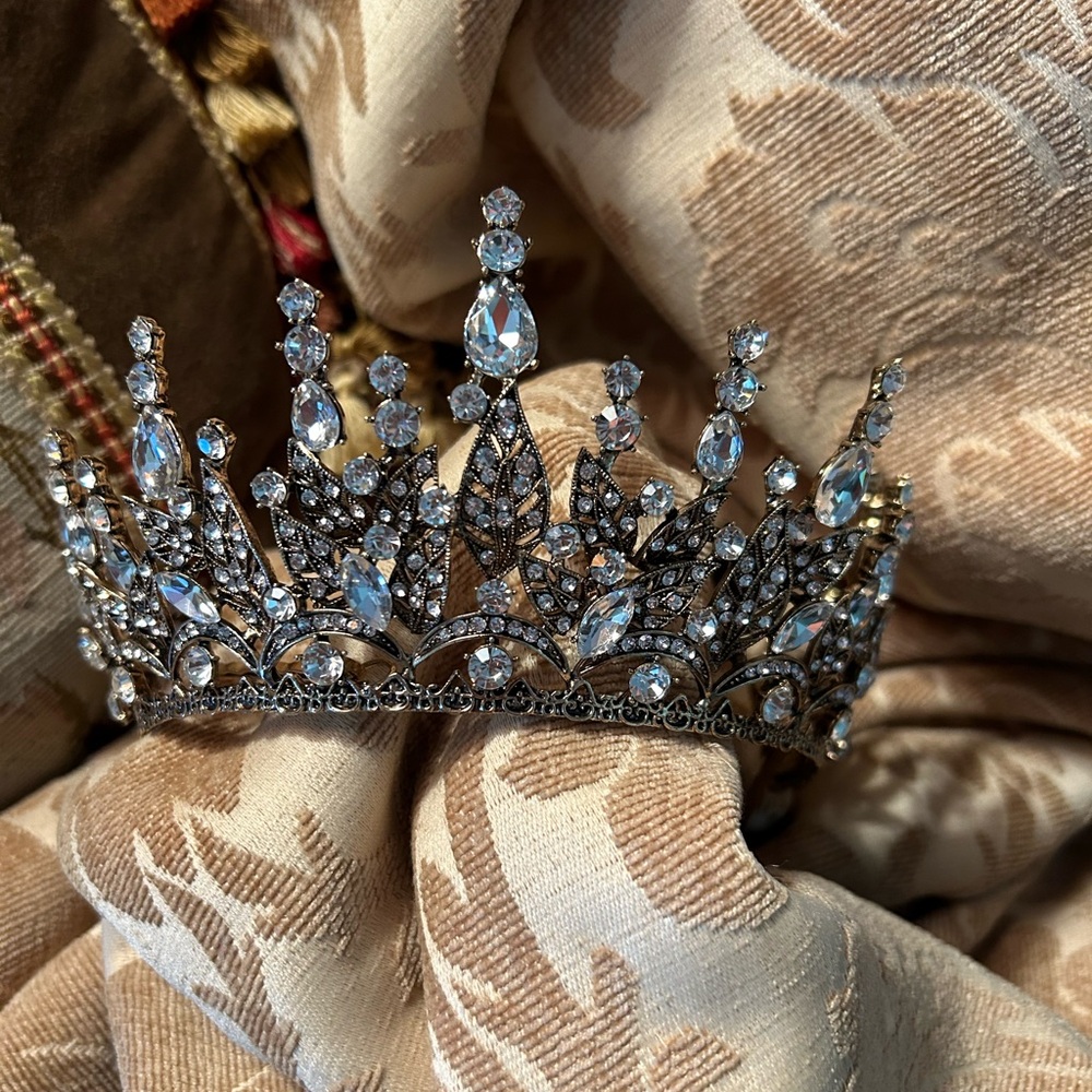 SWEETV Baroque Crown / Tiara